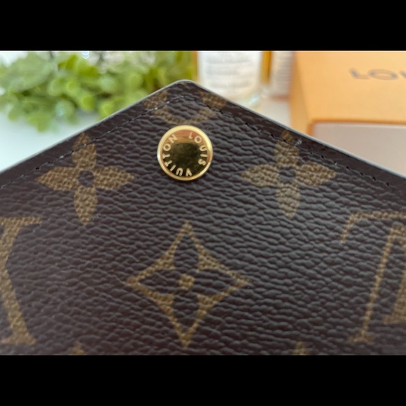 Authentic Louis Vuitton clutch/wallet - Picture 8 of 9